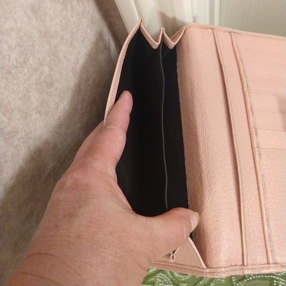 Gucci GG Logo Check & 7 Credit Wallet - Picture 10 of 16